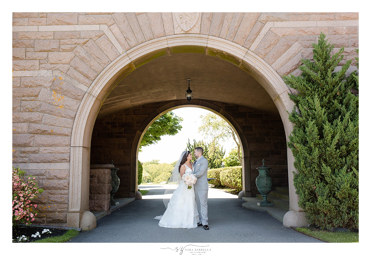 OceanCliff wedding day photographed by RI photographer Sara Zarrella Photography