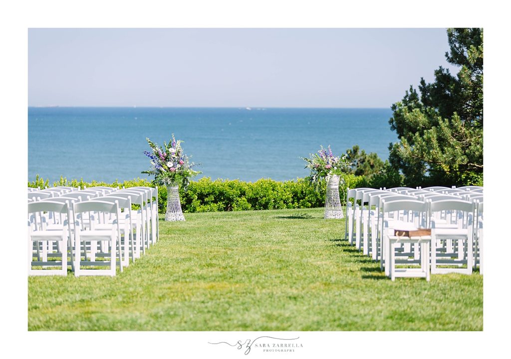 outdoor wedding ceremony in Newport RI with Sara Zarrella Photography
