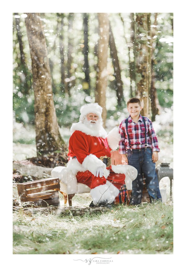 mini sessions with Santa Claus photographed by Sara Zarrella Photography