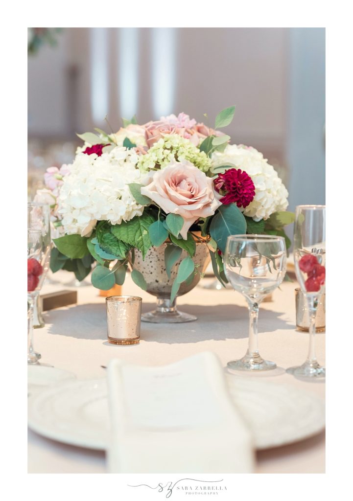 floral centerpieces for Alpine Country Club photographed by Sara Zarrella Photography