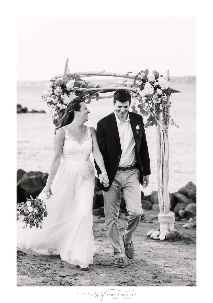 wedding photos along the shore with Sara Zarrella Photography