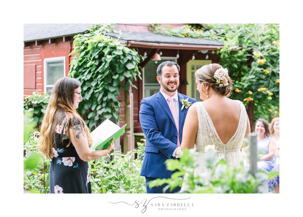 Sara Zarrella Photography photographs backyard wedding