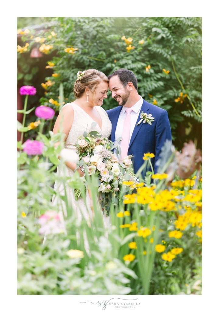 garden wedding photos by Sara Zarrella Photography