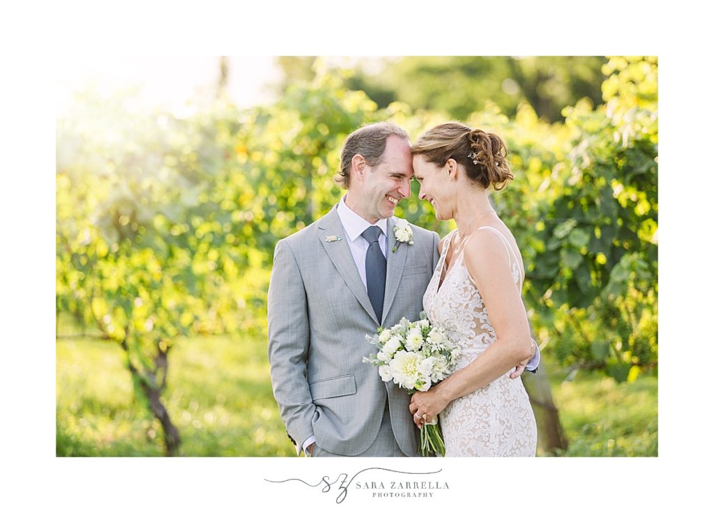 Greenvale Vineyards wedding photos by Sara Zarrella Photography
