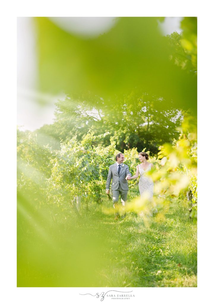 Rhode Island wedding day at Greenvale Vineyards with Sara Zarrella Photography