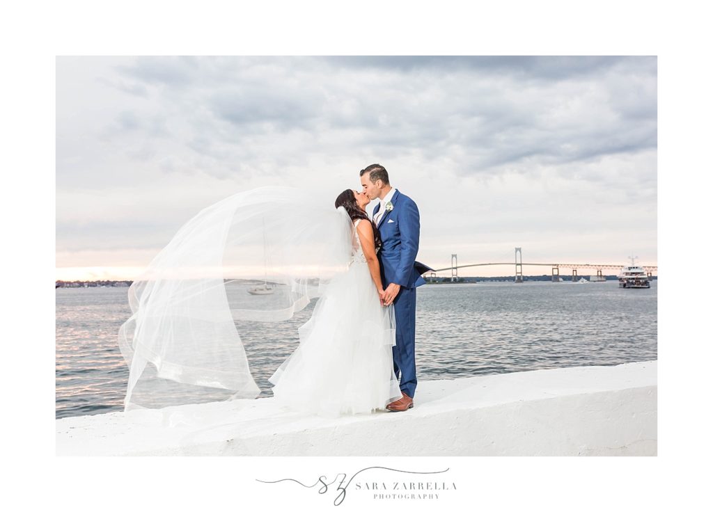 wedding photos along the bay with Sara Zarrella Photography
