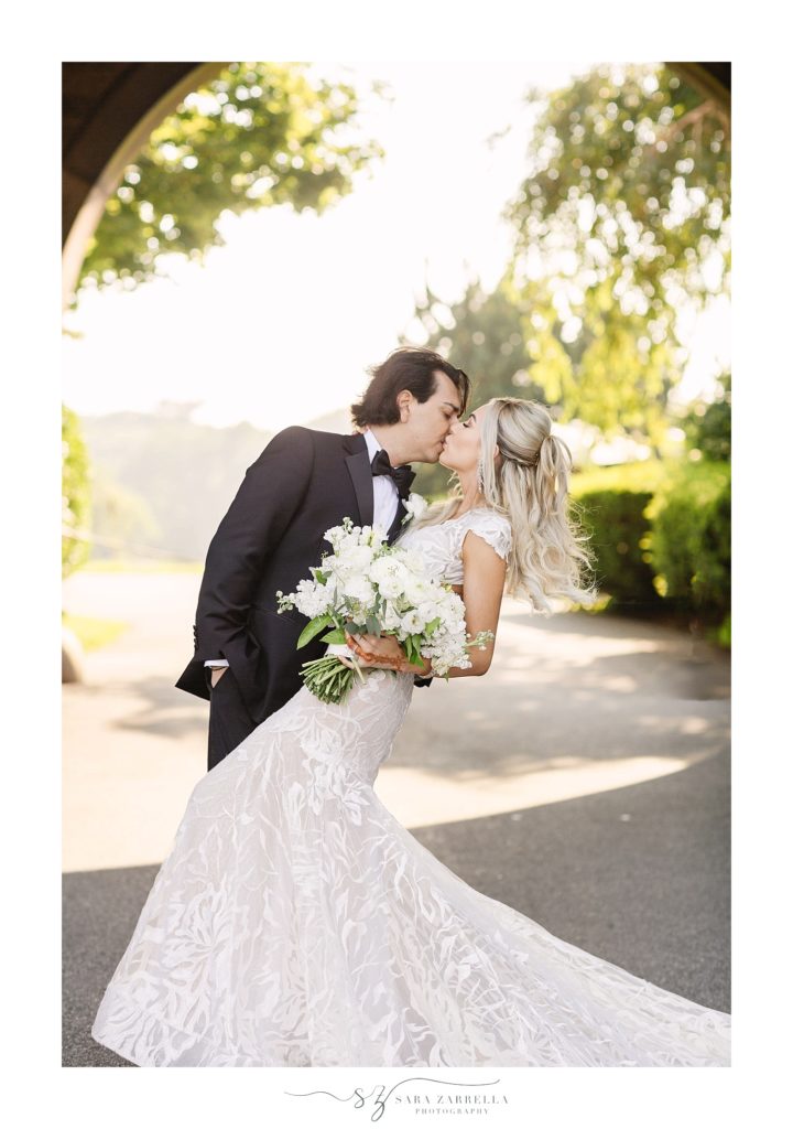 Sara Zarrella Photography photographs bride and groom