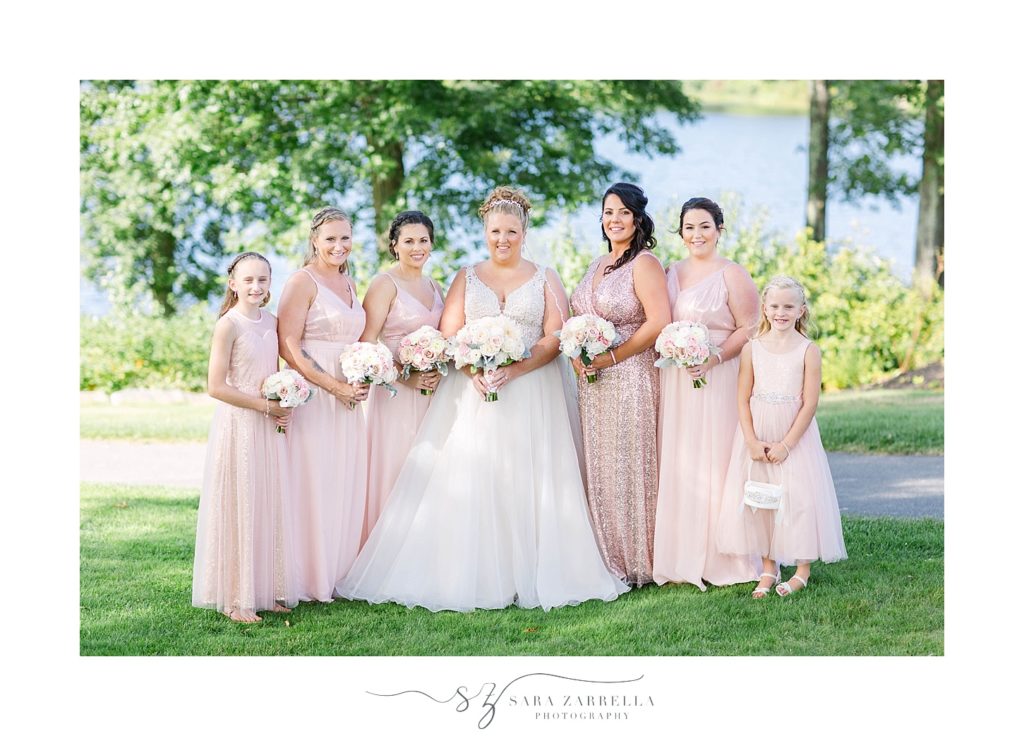 bridesmaids pose with Sara Zarrella Photography