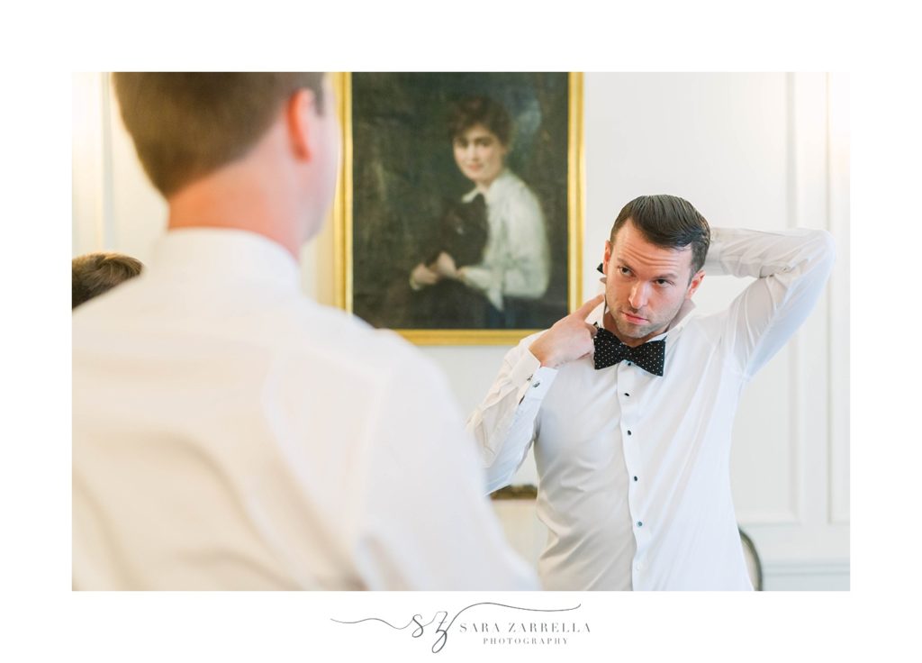 groom prepares for classic wedding day with Sara Zarrella Photography