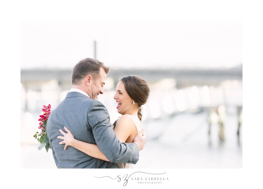 first look on Goat Island photographed by Sara Zarrella Photography