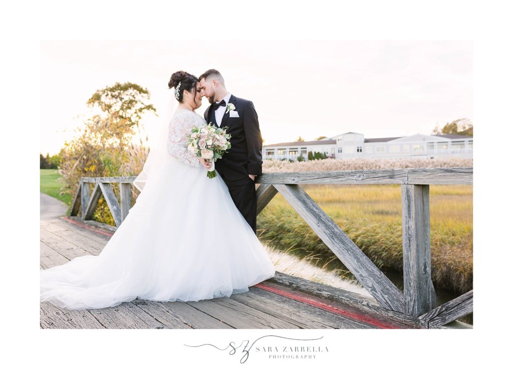 Sara Zarrella Photography captures fall wedding photos