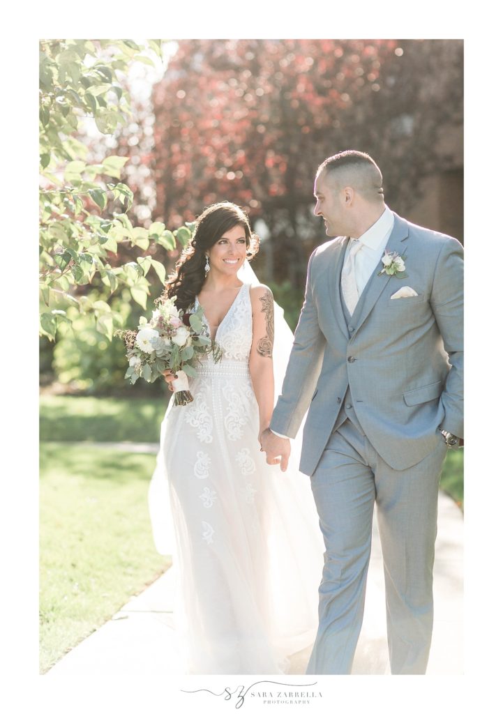 Sara Zarrella Photography captures Rhode Island bride and groom at Warwick Crowne Plaza