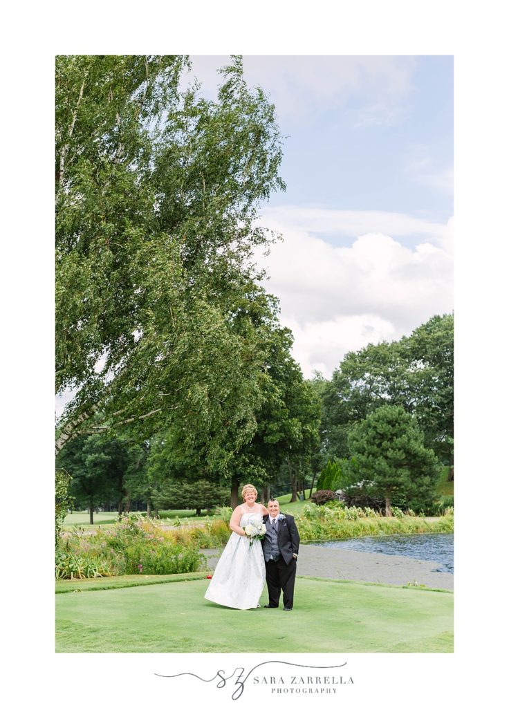 wedding portraits of newlyweds at Kirkbrae Country Club