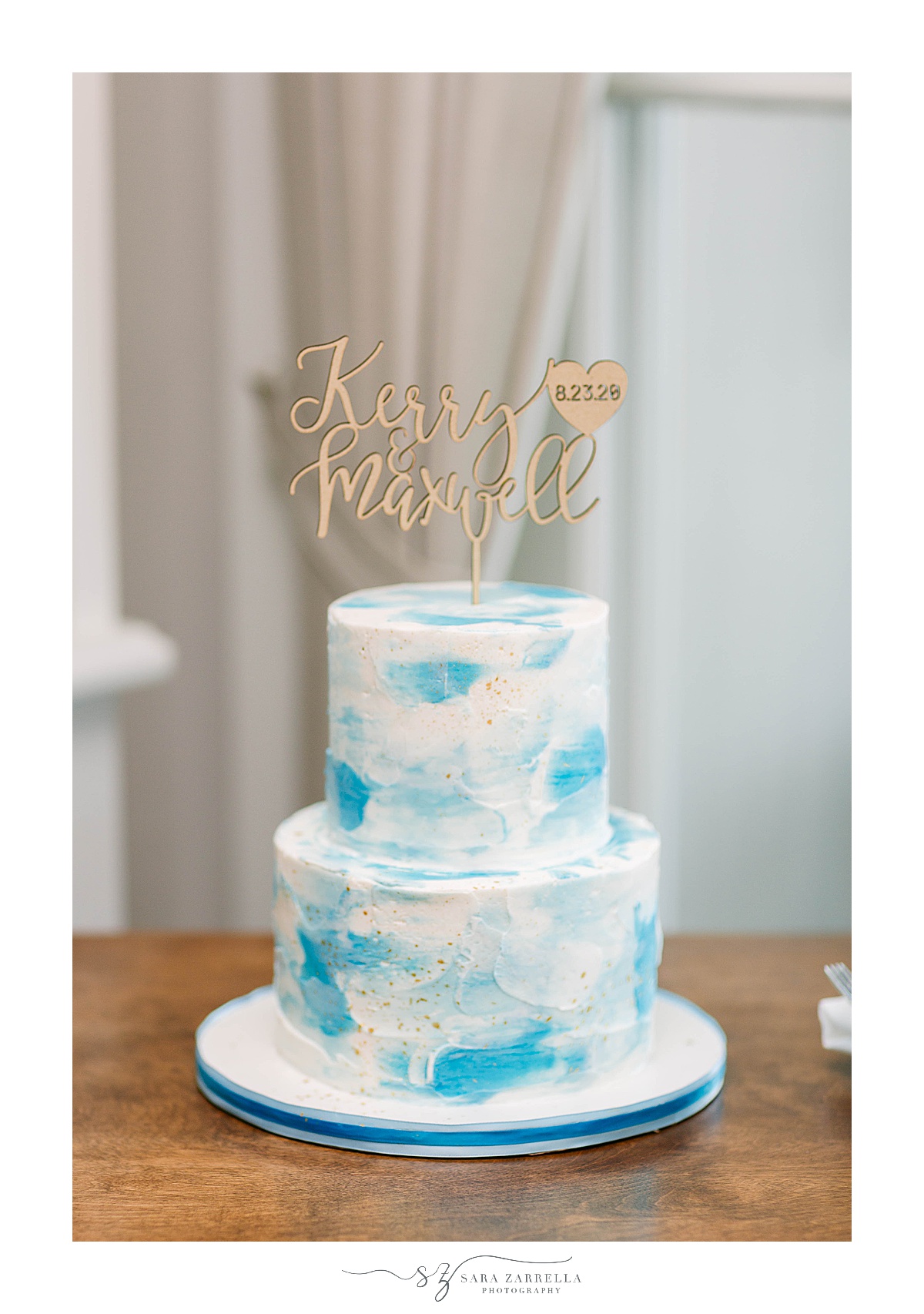 blue and white wedding cake from Sin Desserts