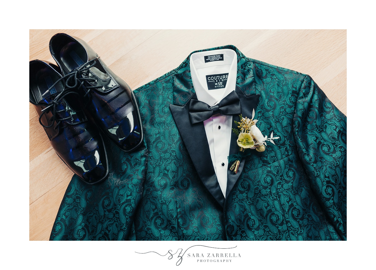 groom's emerald suit for winter wedding