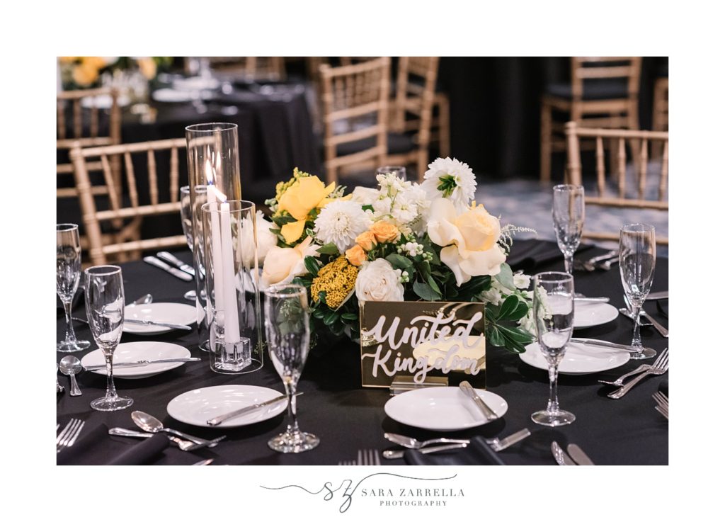 wedding reception at Hotel Viking with black and gold details 