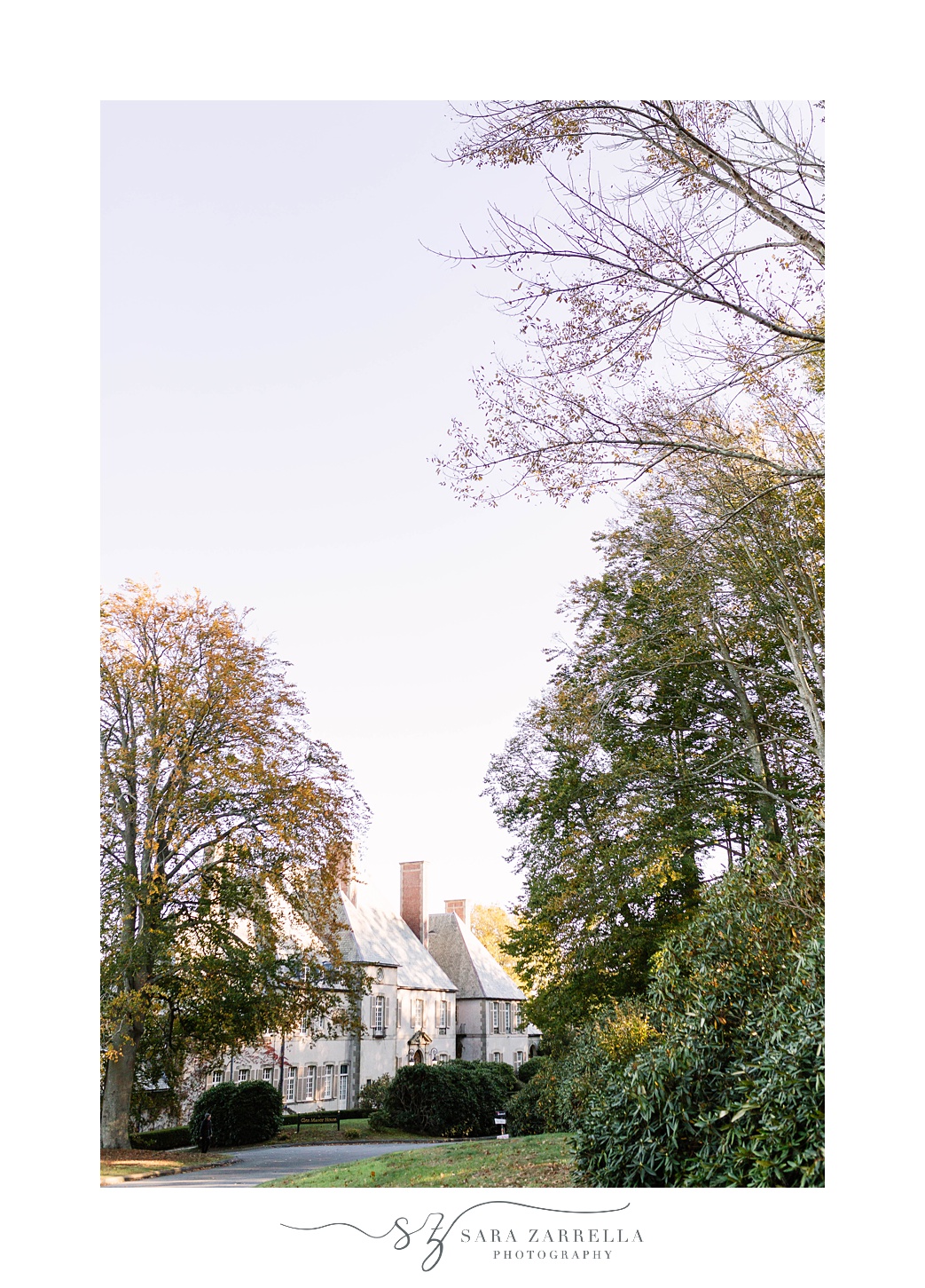 classic Glen Manor House wedding day in the fall