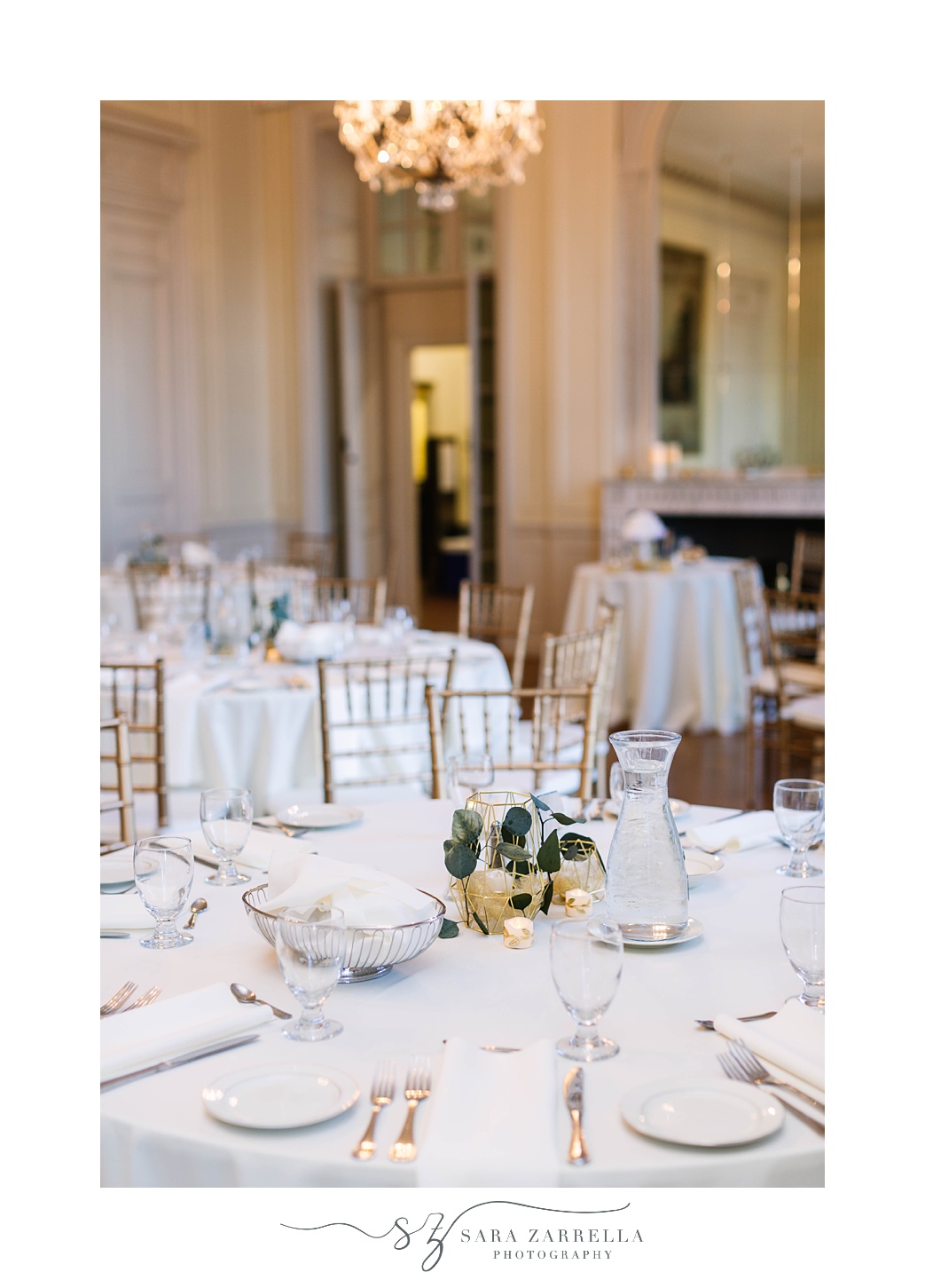 gold and white centerpieces at Glen Manor House