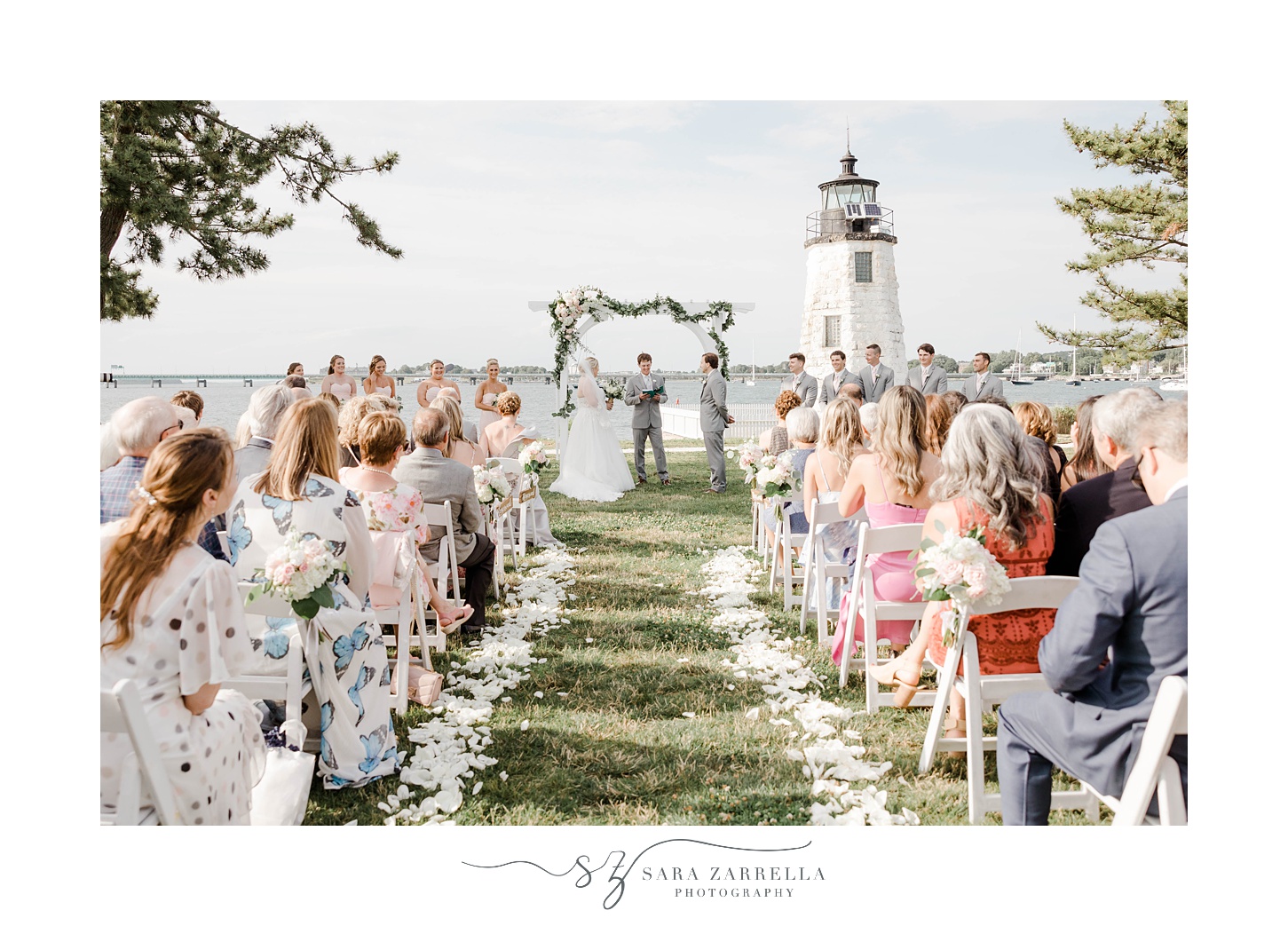 Gurney’s Newport wedding ceremony by lighthouse 