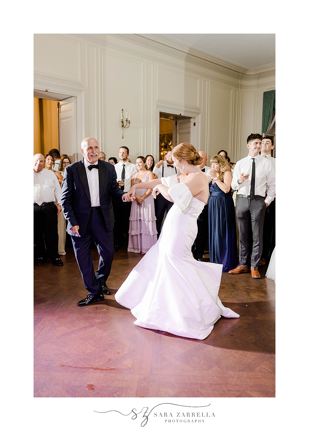 bride dances with dad during Glen Manor House wedding reception