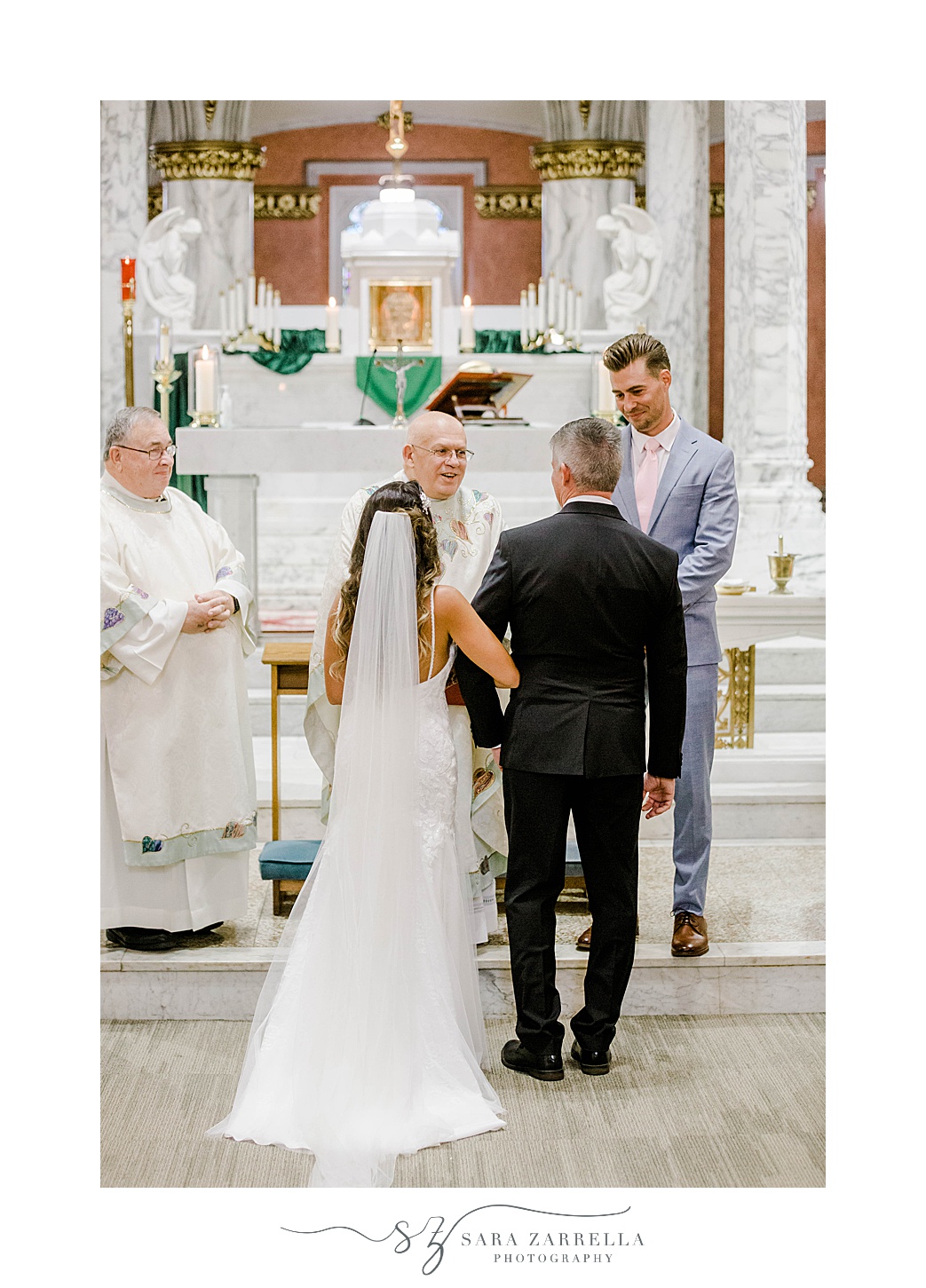 dad walks bride to alter during Catholic wedding day in Newport RI