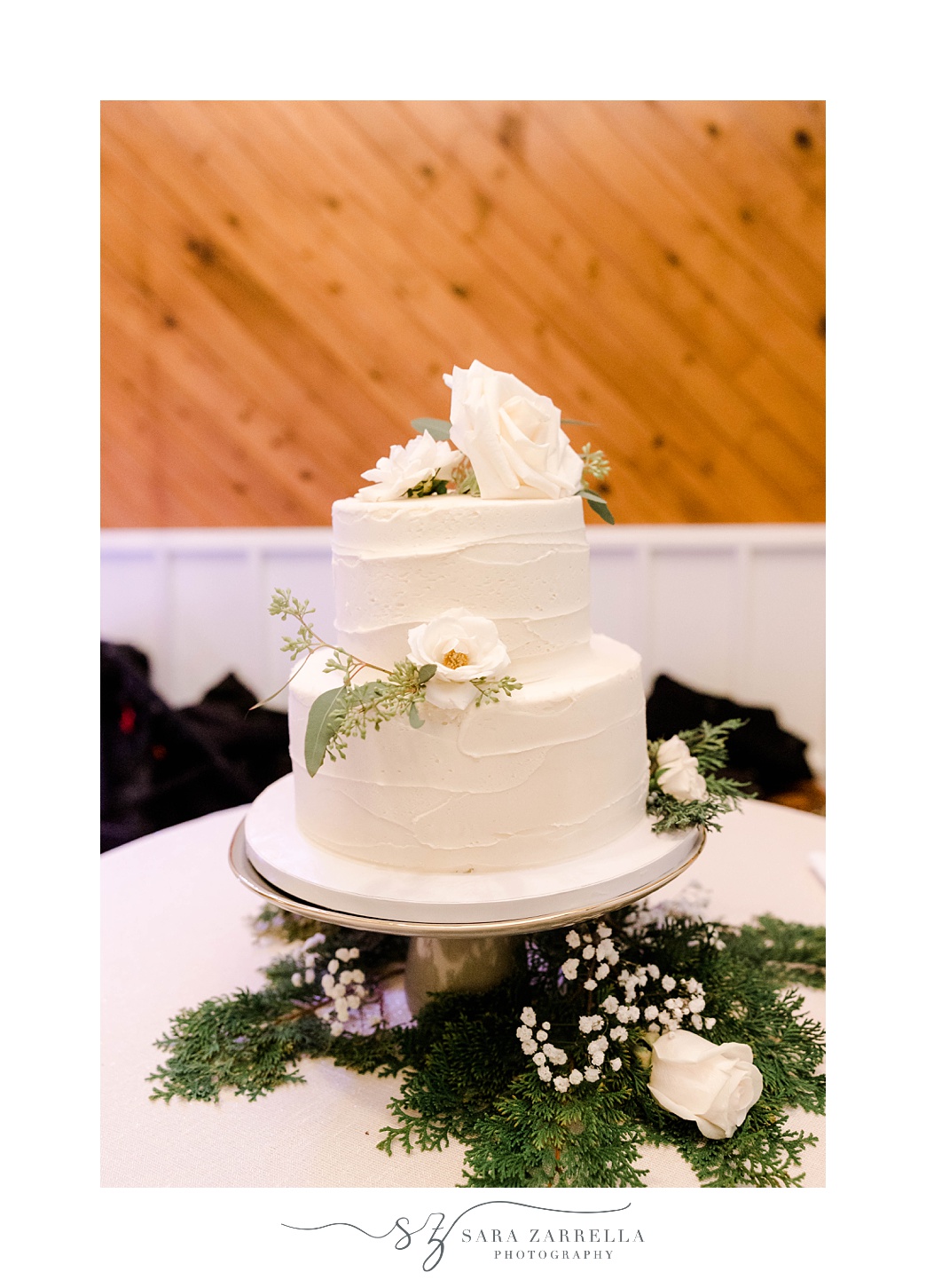tiered wedding cake with accents at Shepard's Run