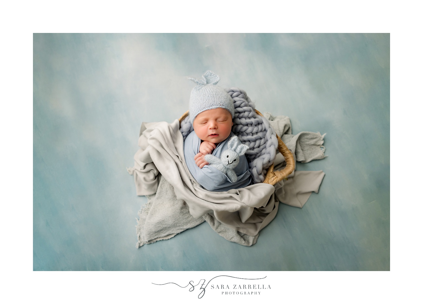 newborn session with Rhode Island newborn and family photographer Sara Zarrella Photography