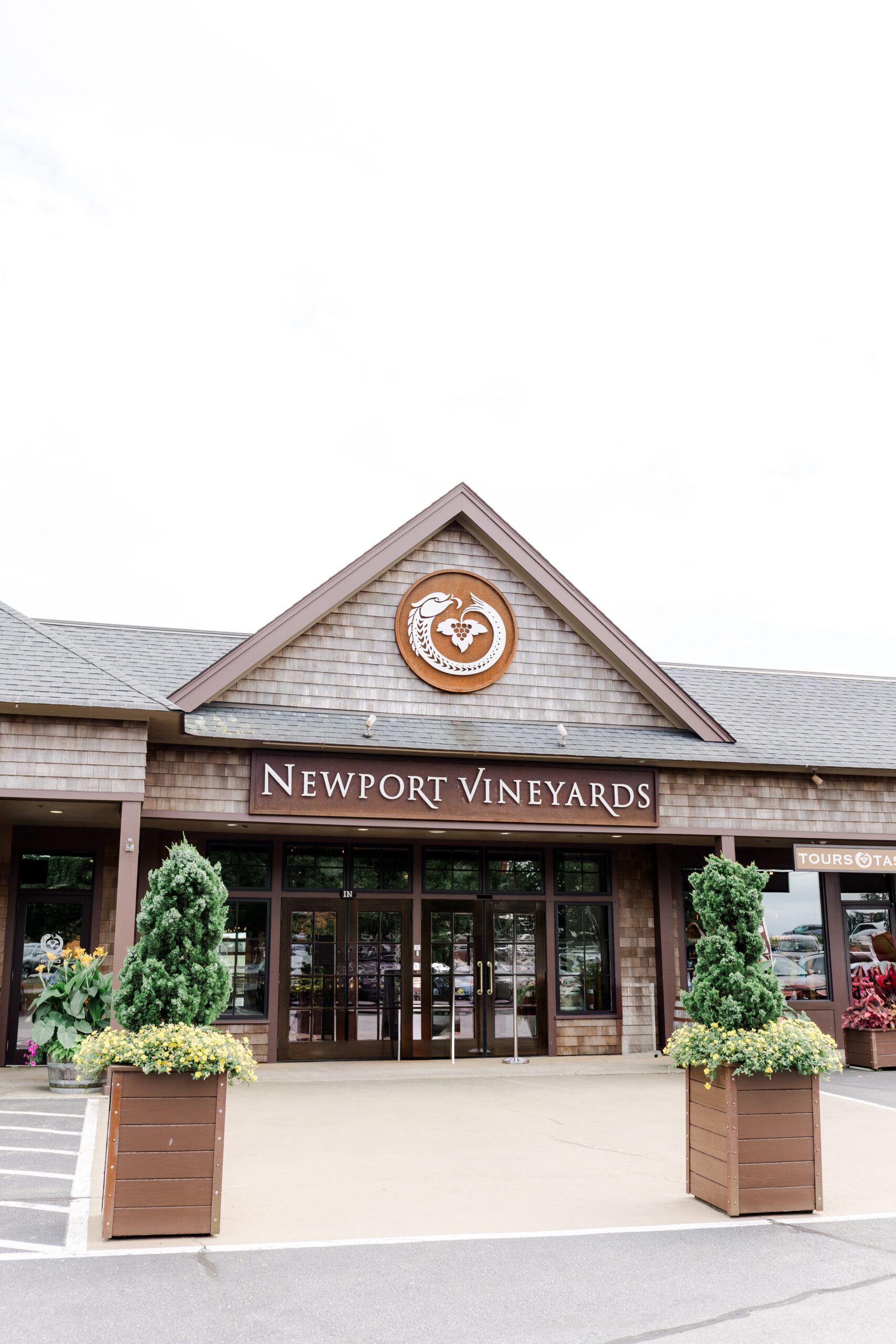 Hosting a wedding at Newport Vineyards