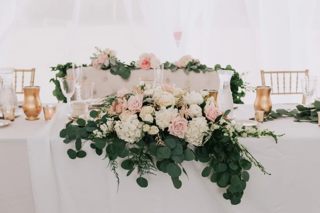 Wedding table florals created by Pranzi rentals. Wedding planning ideas